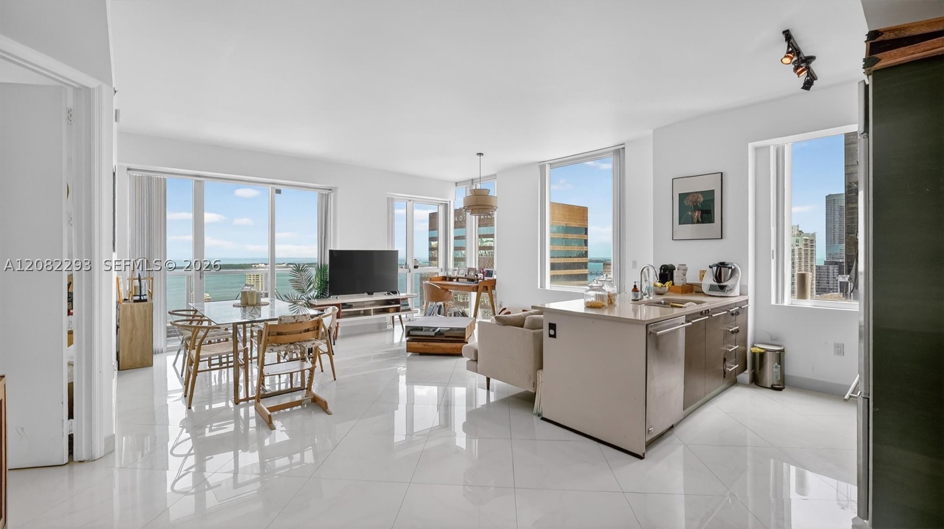 500 Brickell Ave #4102, Miami FL 33131