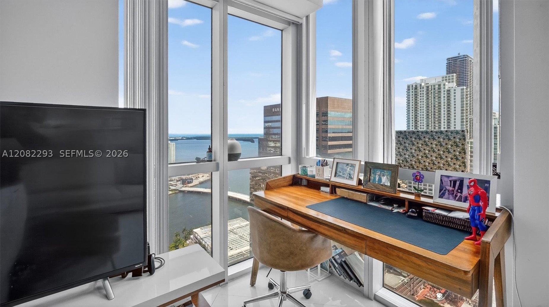 500 Brickell Ave #4102, Miami FL 33131