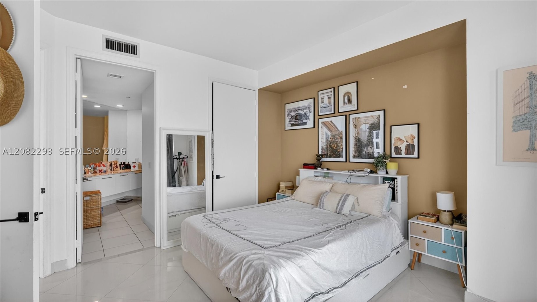 500 Brickell Ave #4102, Miami FL 33131