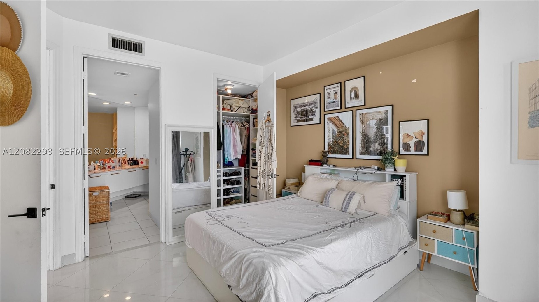 500 Brickell Ave #4102, Miami FL 33131