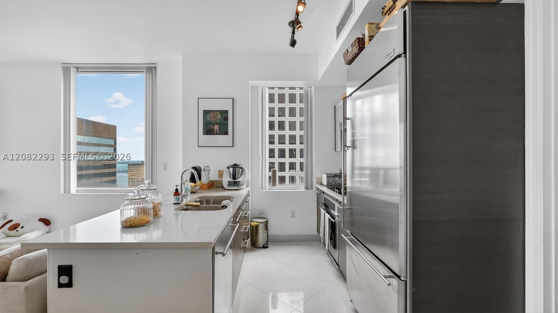 500 Brickell Ave #4102, Miami FL 33131