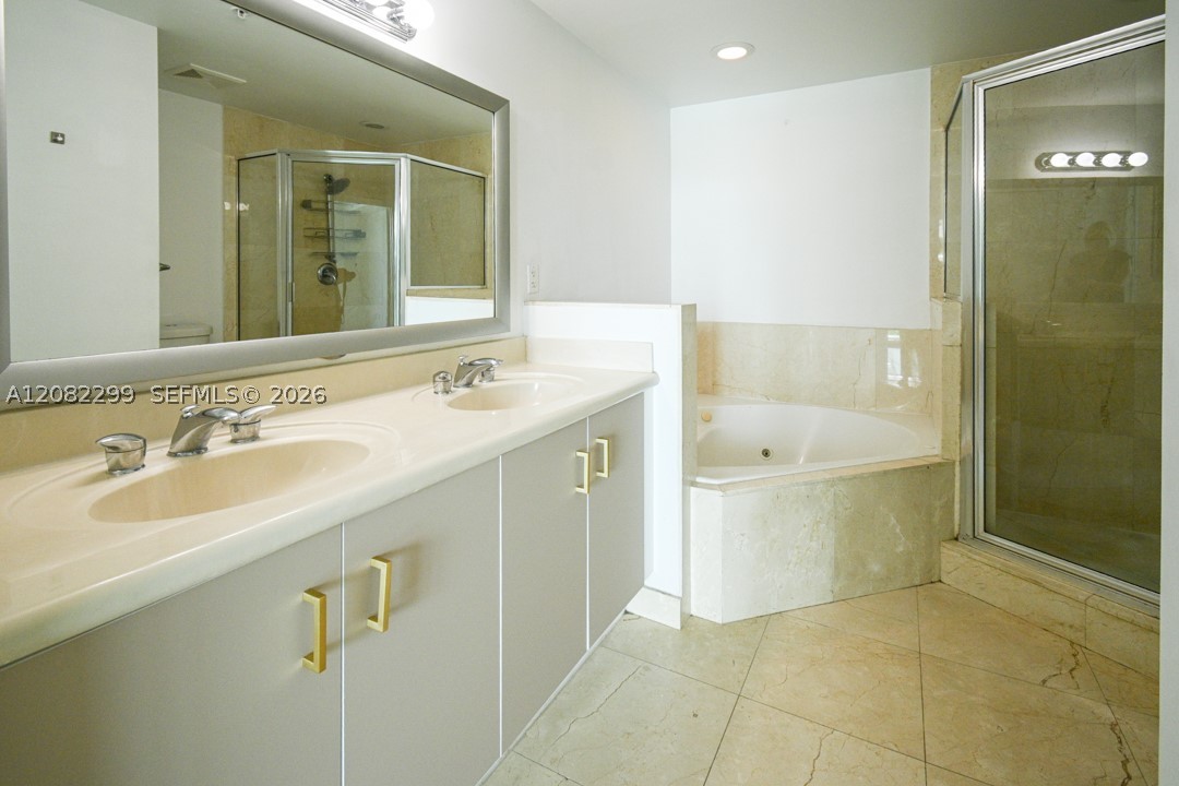 7900 Harbor Island Dr #606, North Bay Village FL 33141