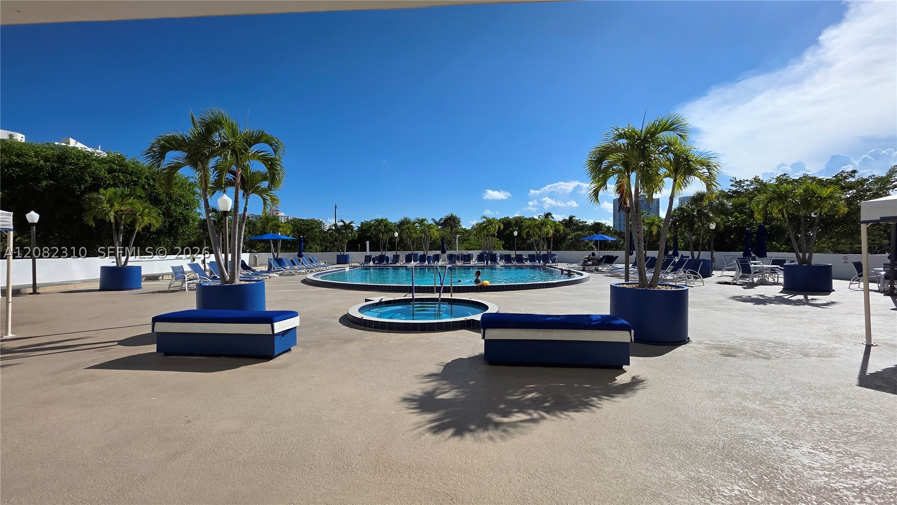 3701 N Country Club Dr #701, Aventura FL 33180