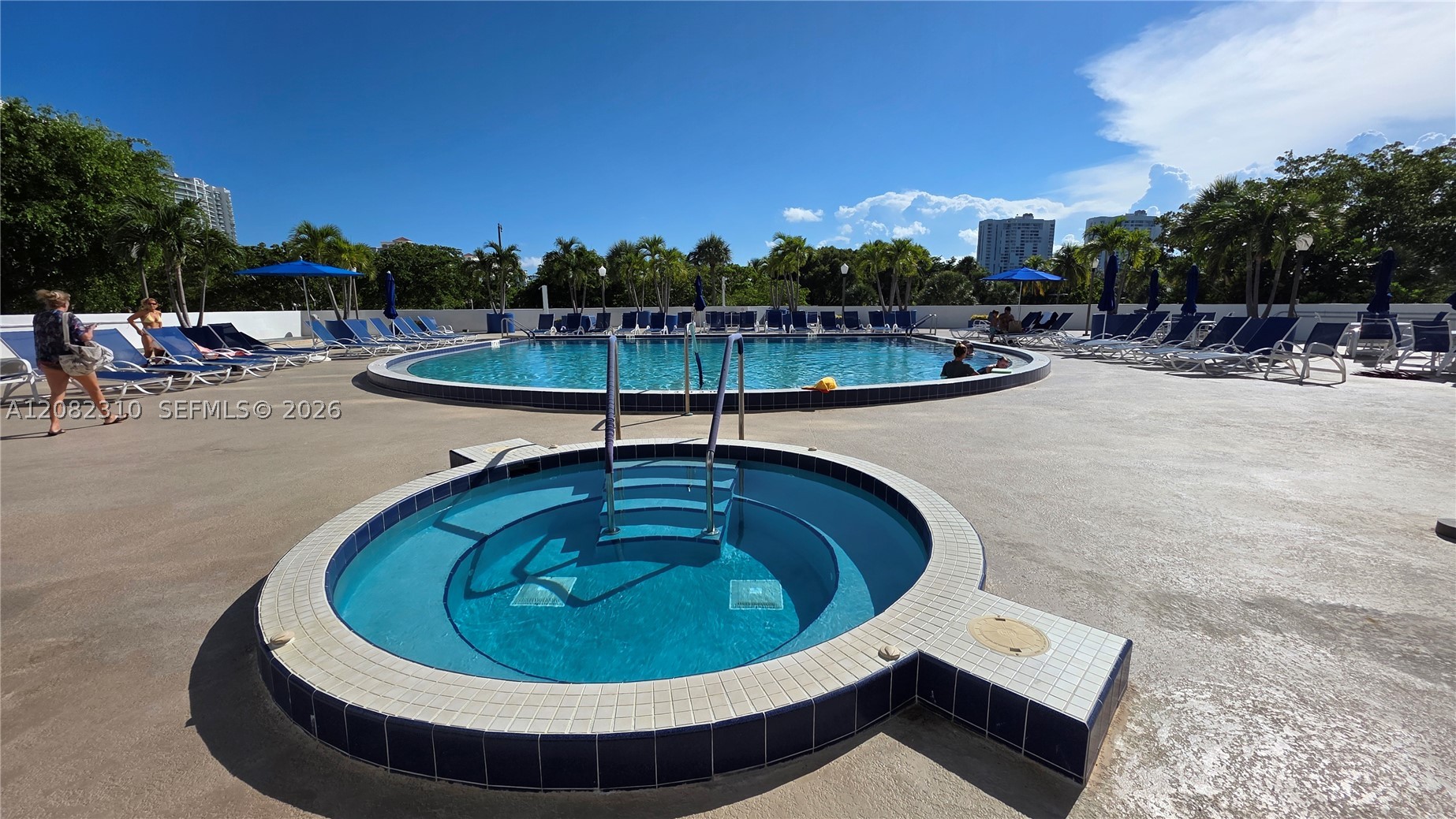 3701 N Country Club Dr #701, Aventura FL 33180