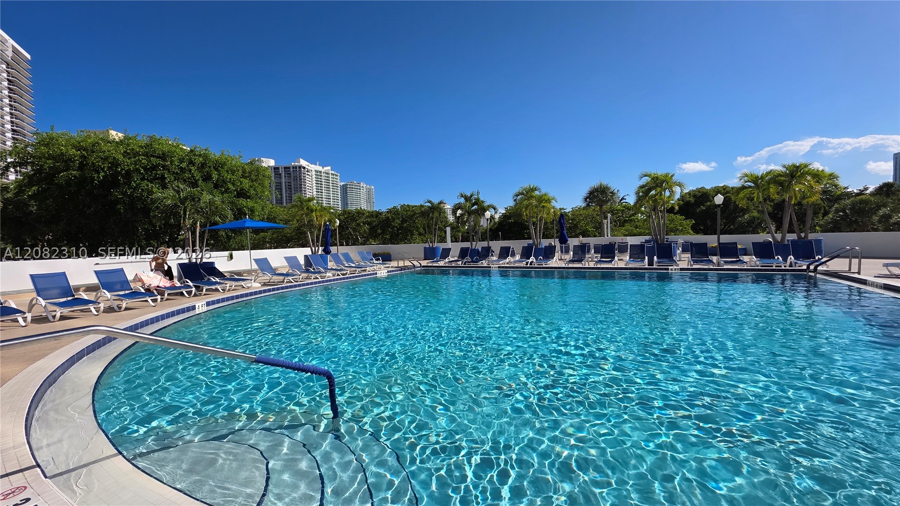 3701 N Country Club Dr #701, Aventura FL 33180