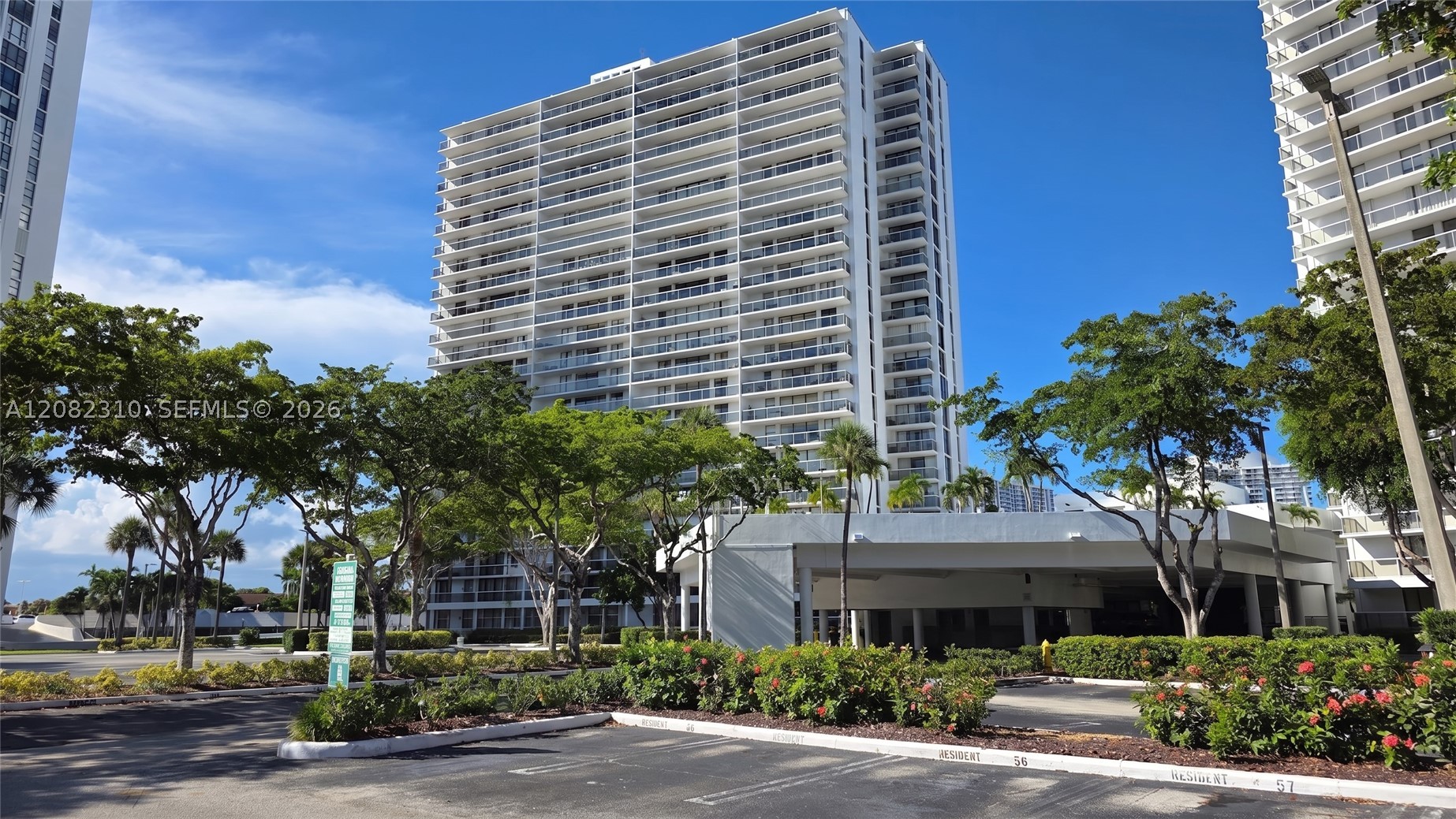 3701 N Country Club Dr #701, Aventura FL 33180