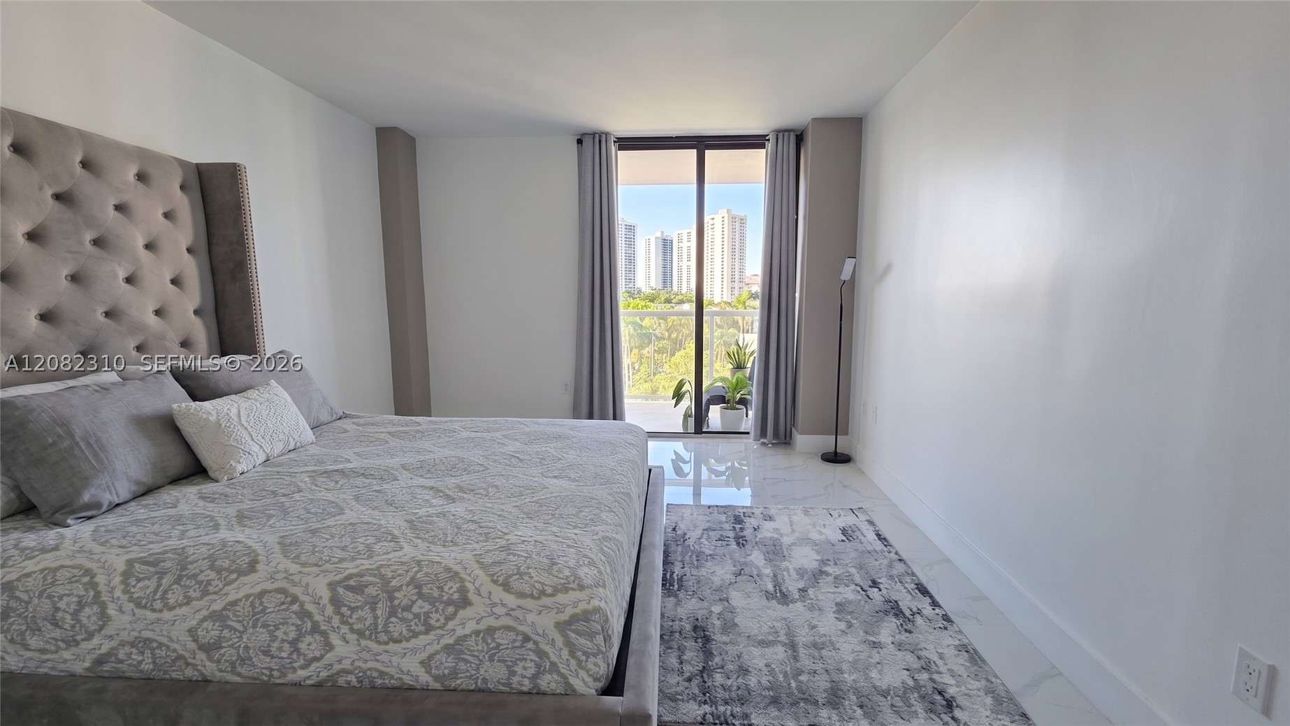 3701 N Country Club Dr #701, Aventura FL 33180