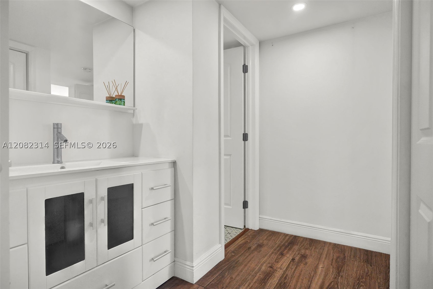 520 Brickell Key Dr #A1007, Miami FL 33131