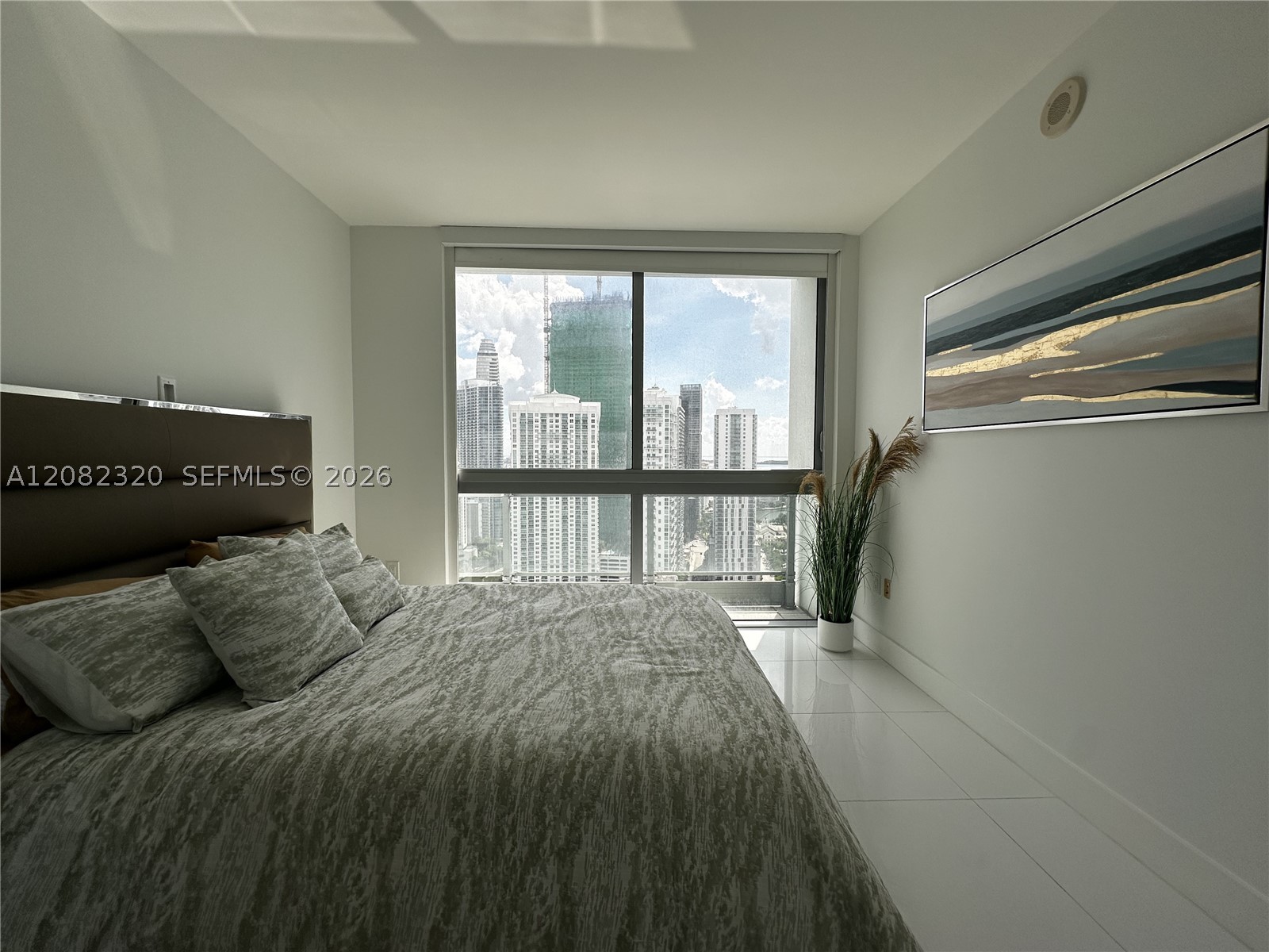 92 SW 3rd St #3501, Miami FL 33130