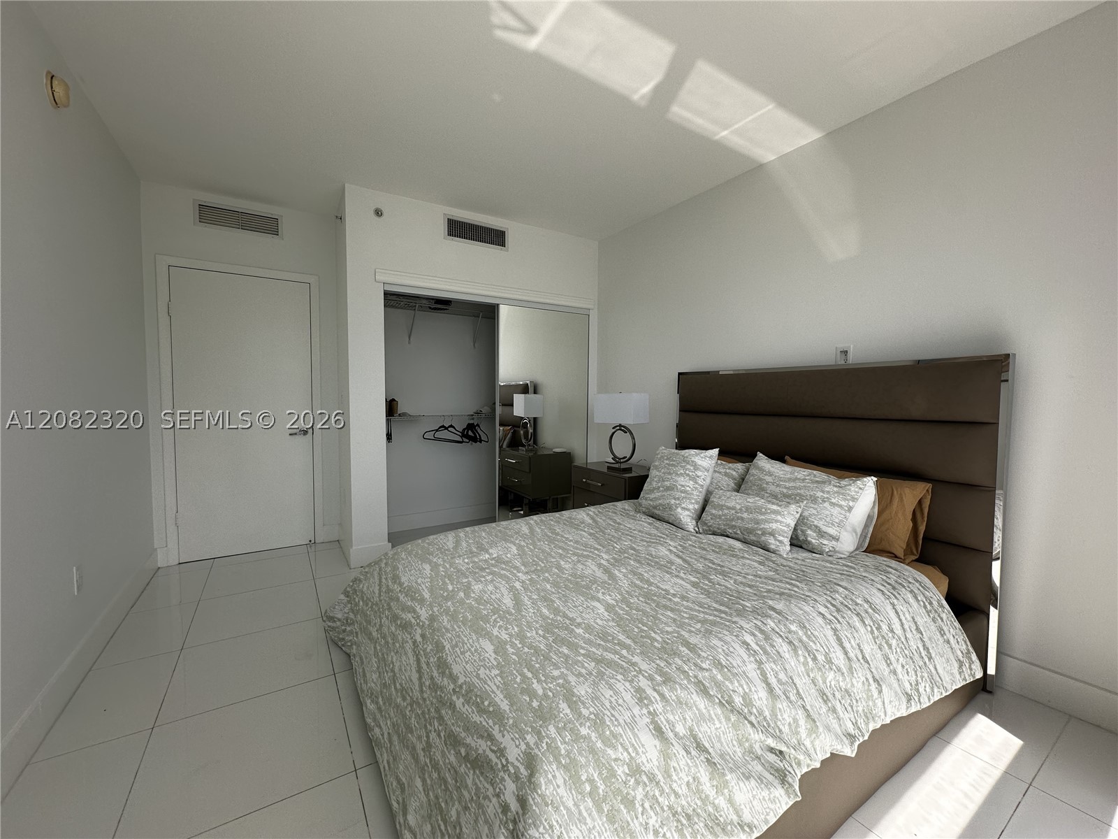 92 SW 3rd St #3501, Miami FL 33130