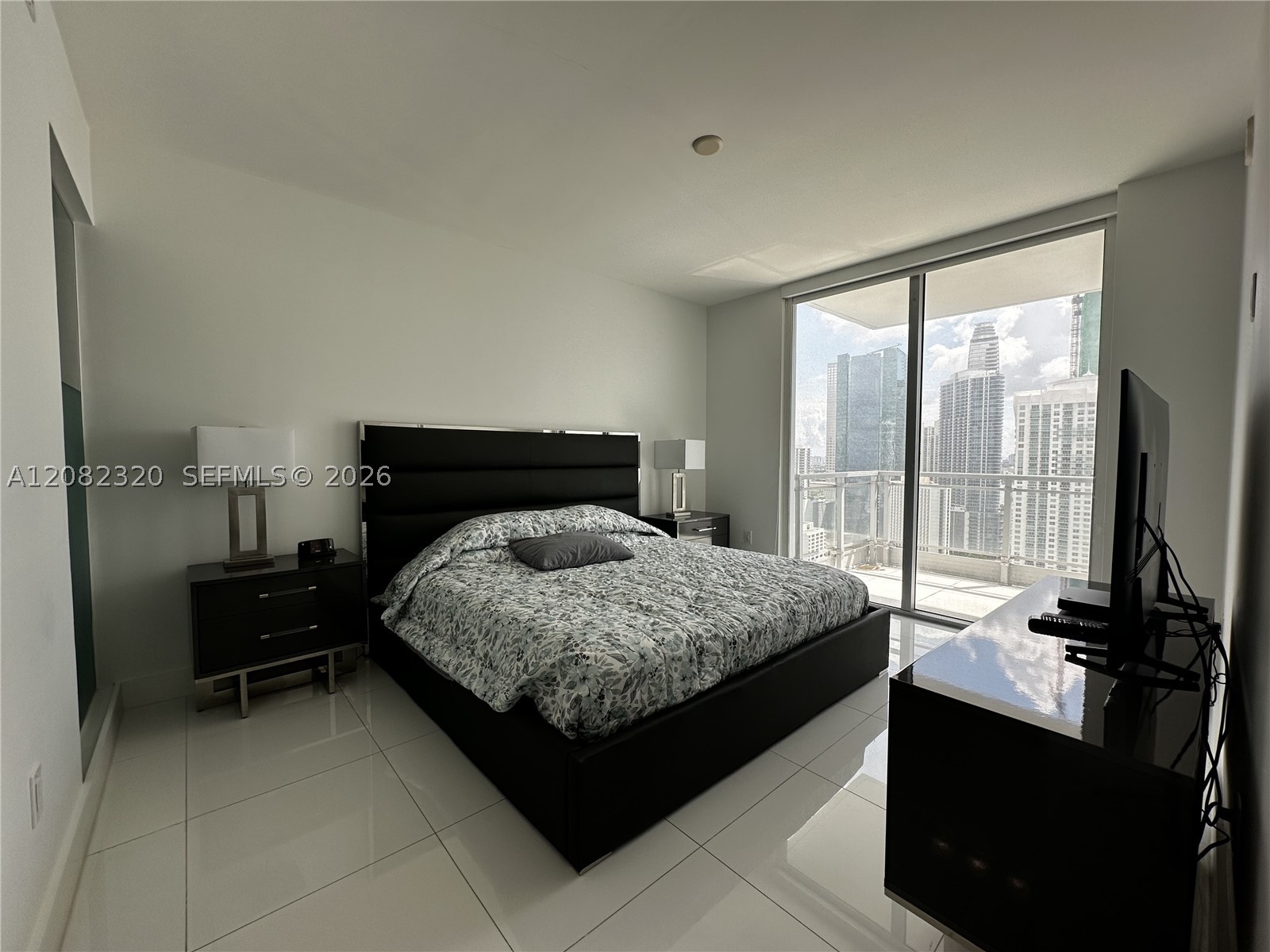 92 SW 3rd St #3501, Miami FL 33130