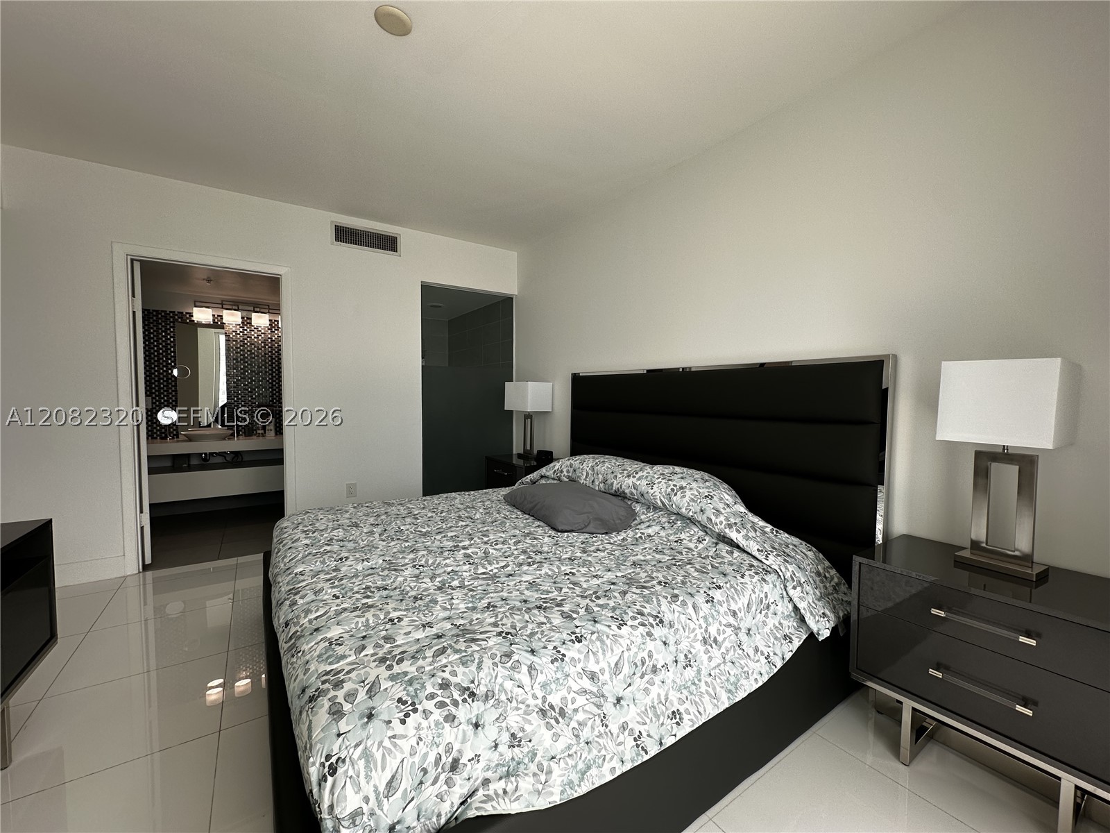 92 SW 3rd St #3501, Miami FL 33130