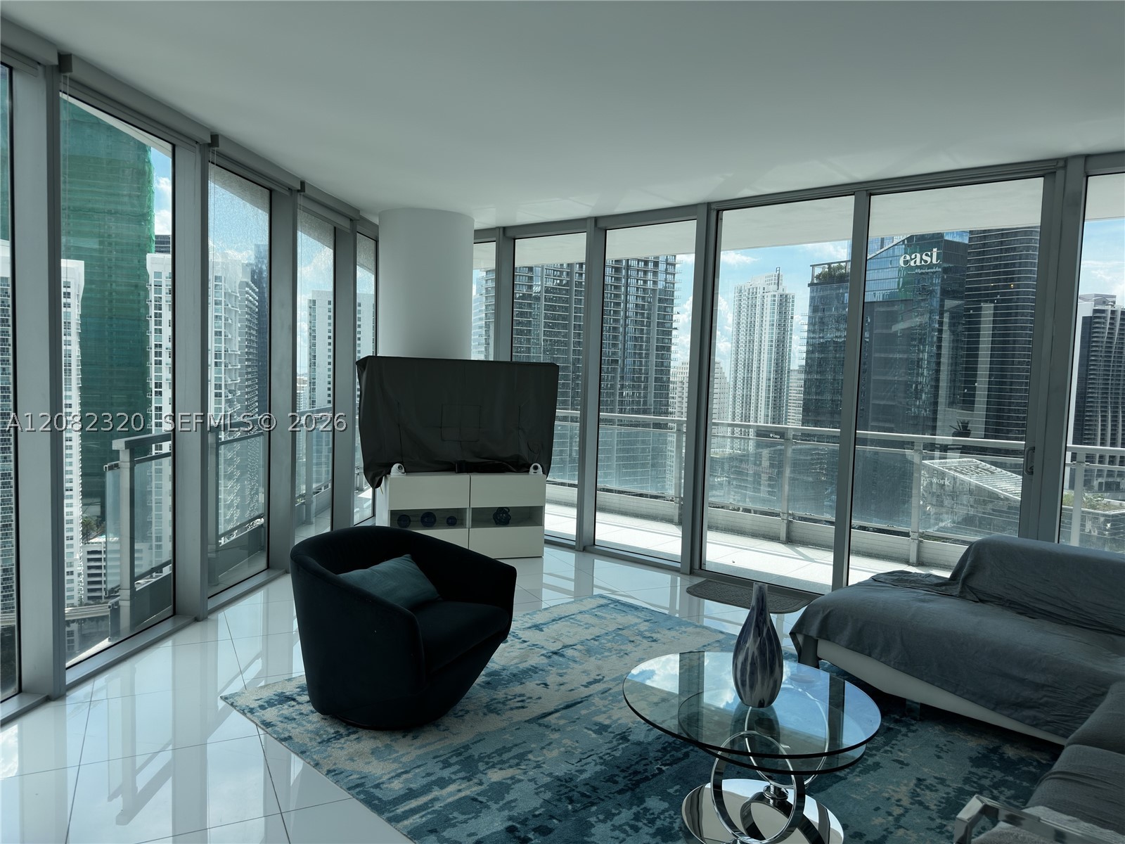 92 SW 3rd St #3501, Miami FL 33130