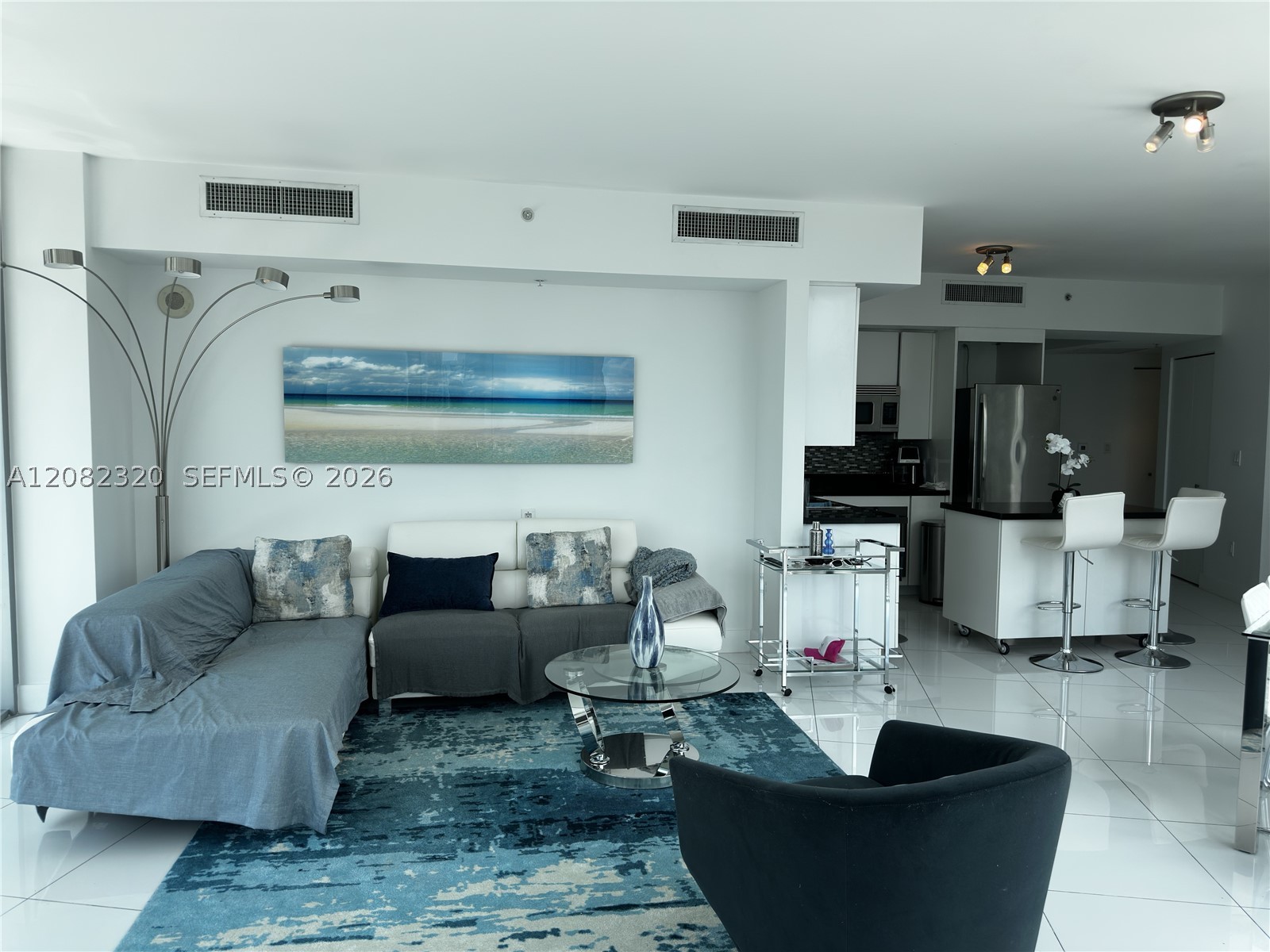 92 SW 3rd St #3501, Miami FL 33130