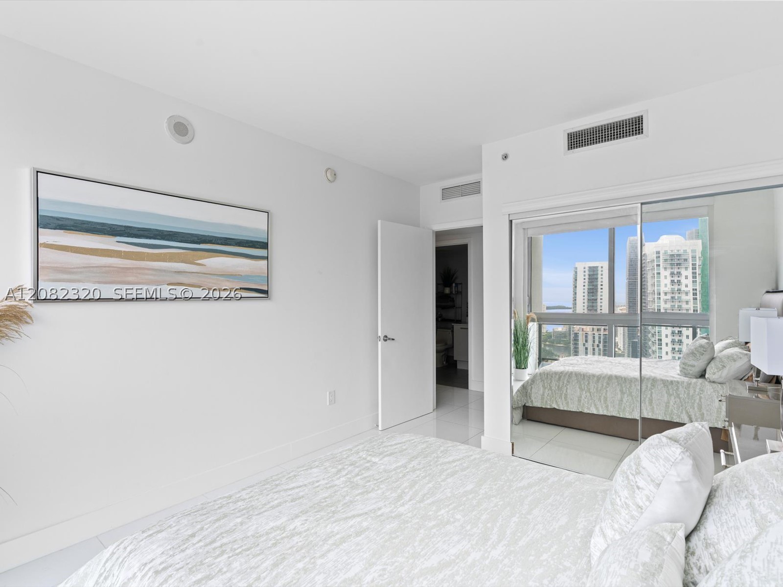 92 SW 3rd St #3501, Miami FL 33130