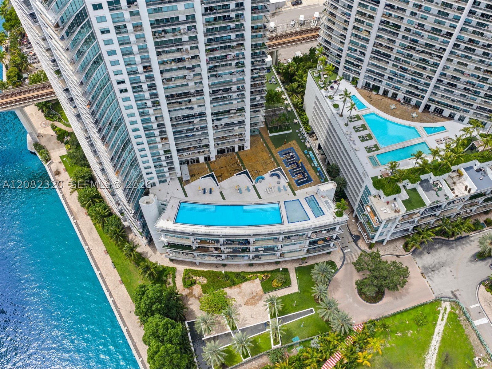 92 SW 3rd St #3501, Miami FL 33130