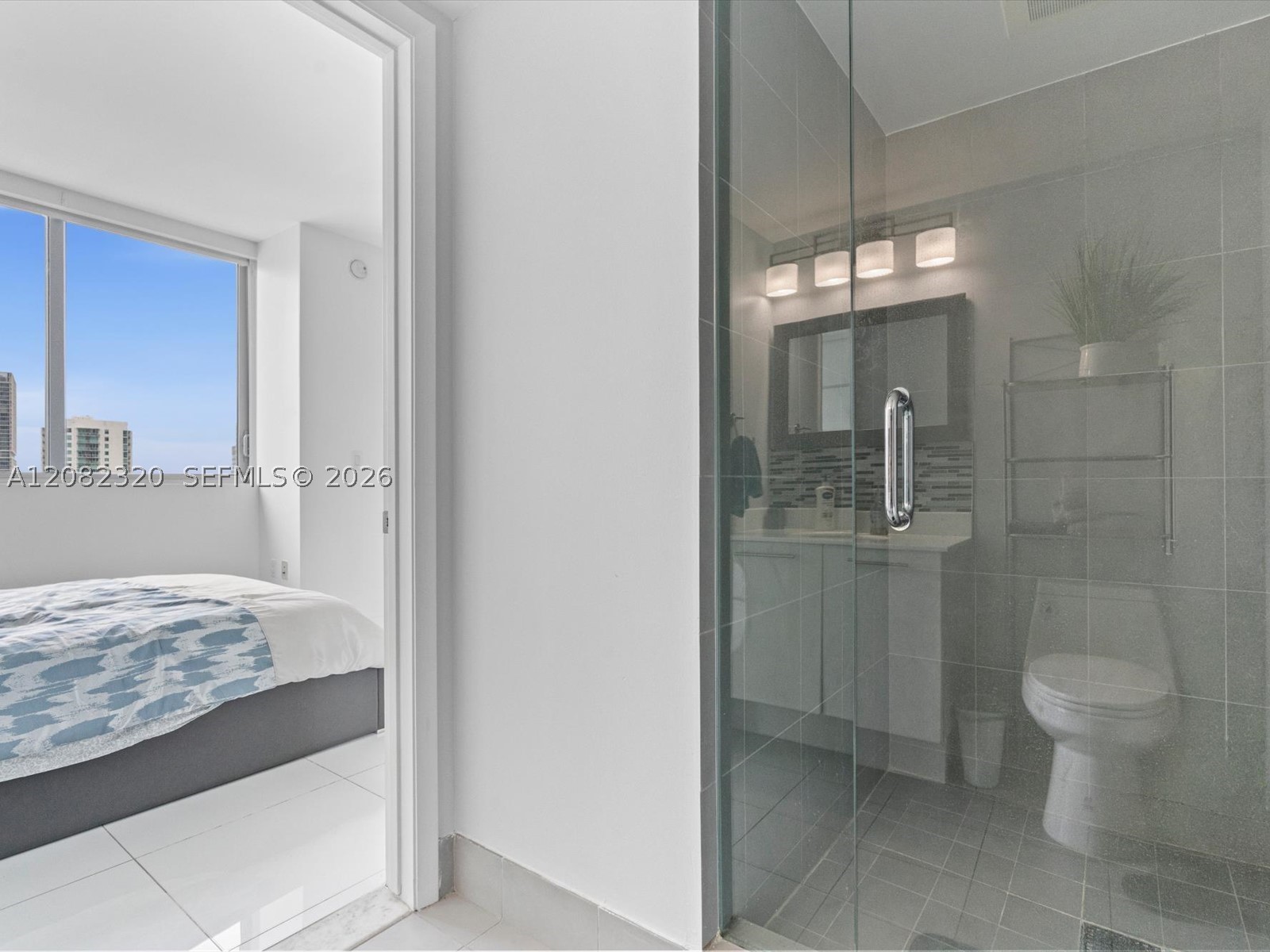 92 SW 3rd St #3501, Miami FL 33130