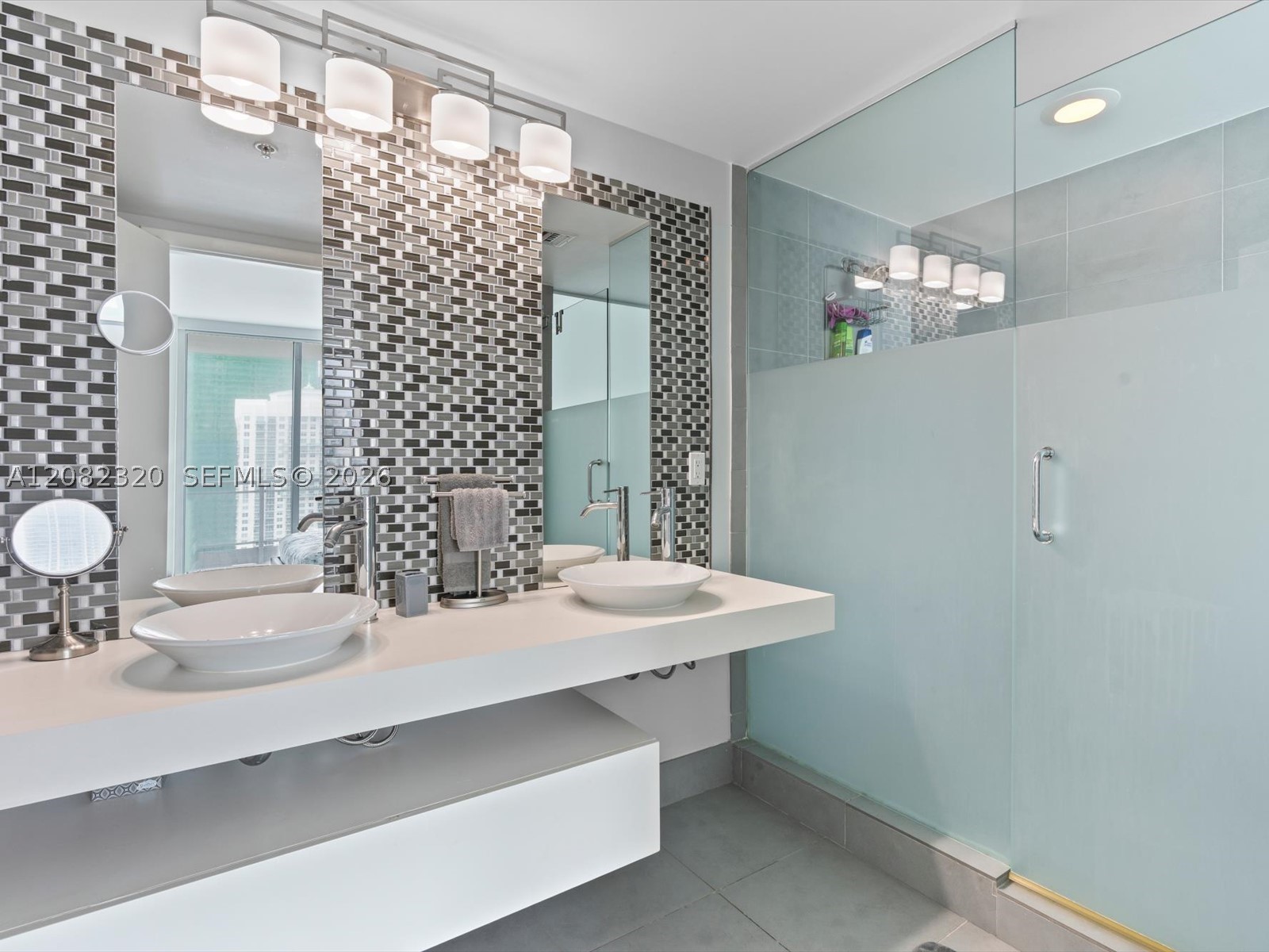 92 SW 3rd St #3501, Miami FL 33130