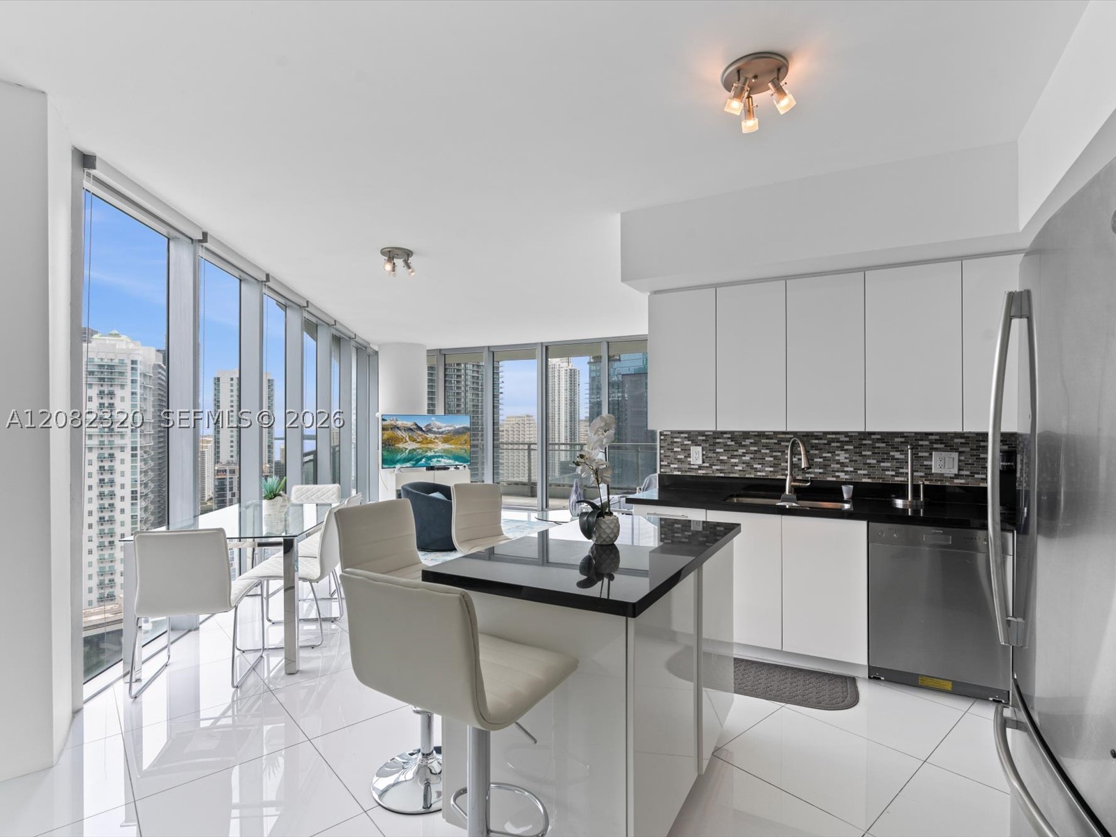 92 SW 3rd St #3501, Miami FL 33130