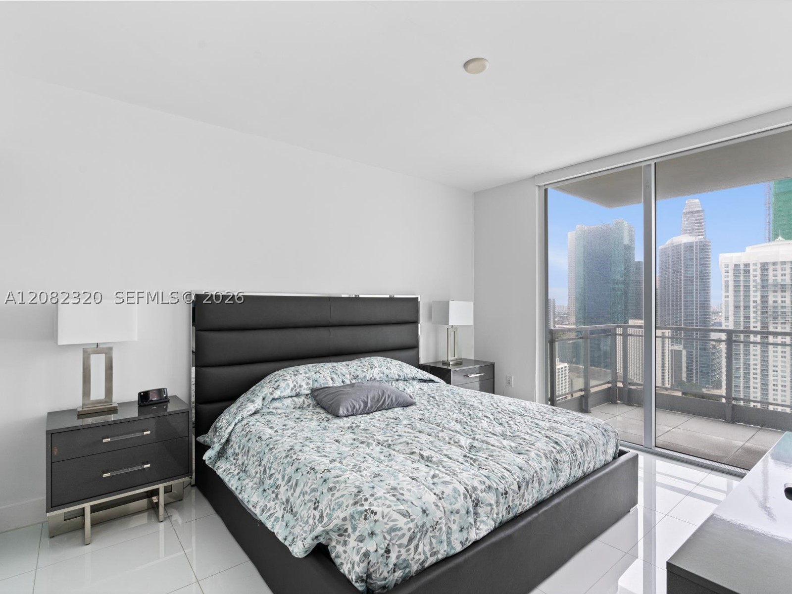 92 SW 3rd St #3501, Miami FL 33130
