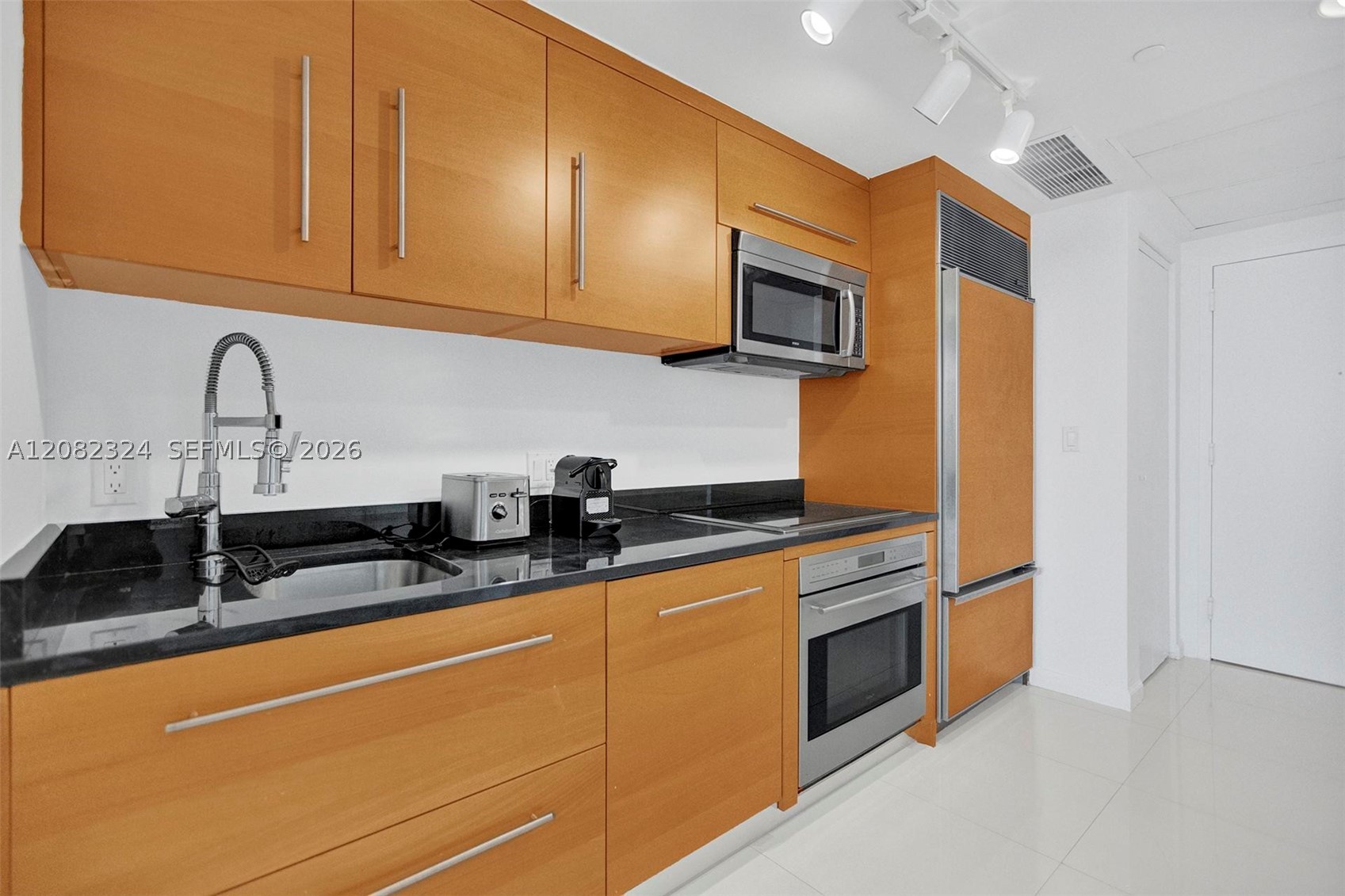 475 Brickell Ave #5010, Miami FL 33131