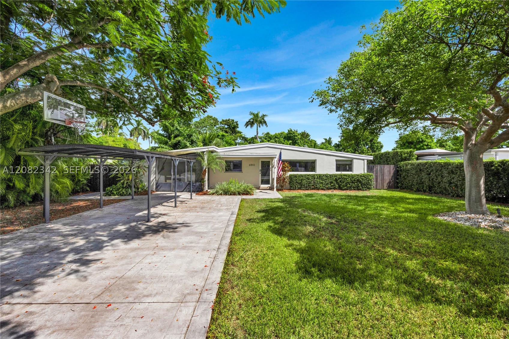 6843 SW 53rd St, Miami FL 33155