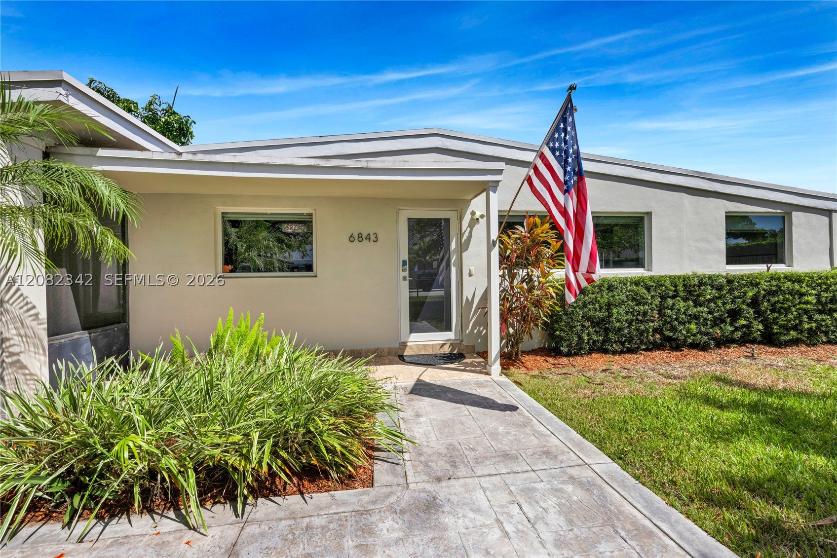6843 SW 53rd St, Miami FL 33155
