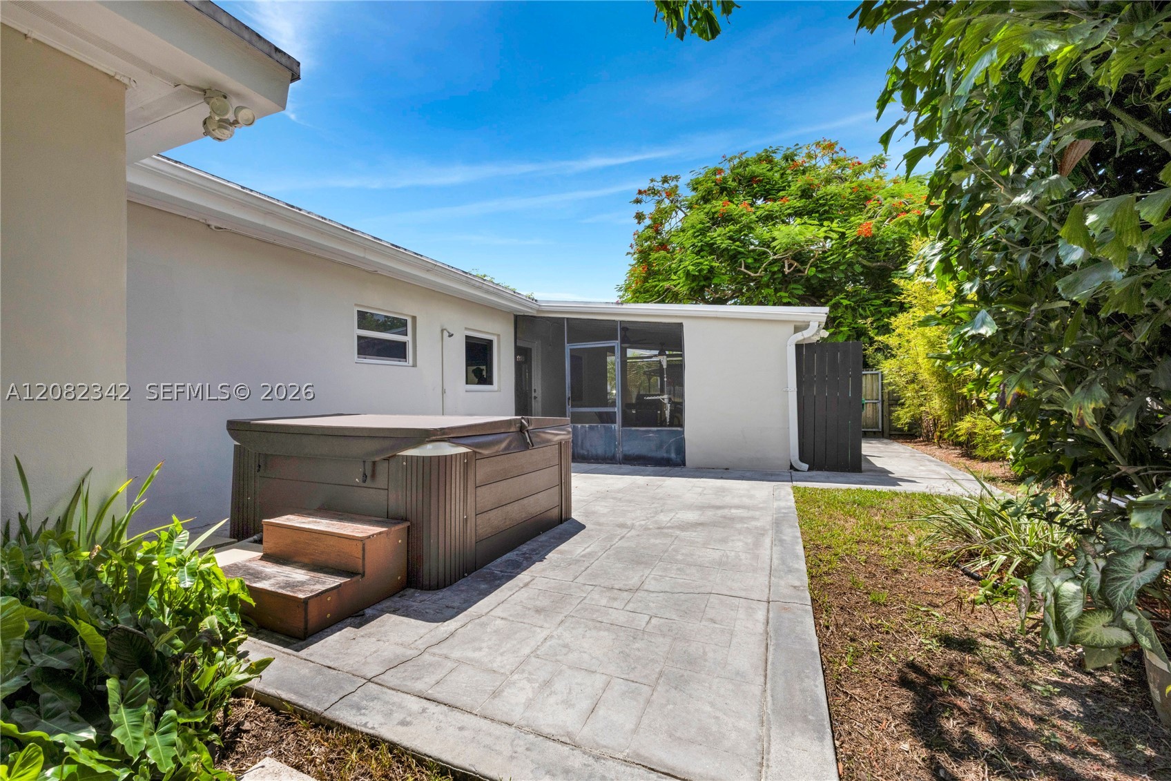 6843 SW 53rd St, Miami FL 33155