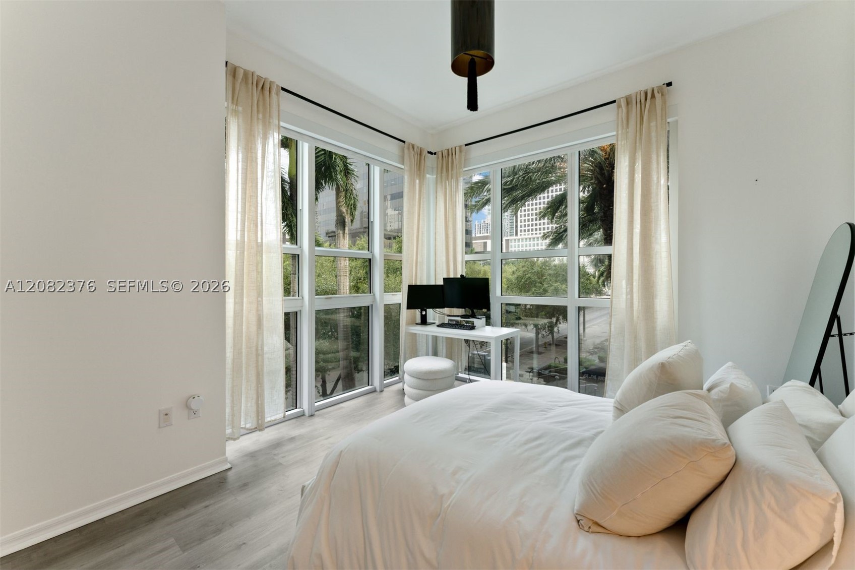 951 Brickell Ave #201, Miami FL 33131