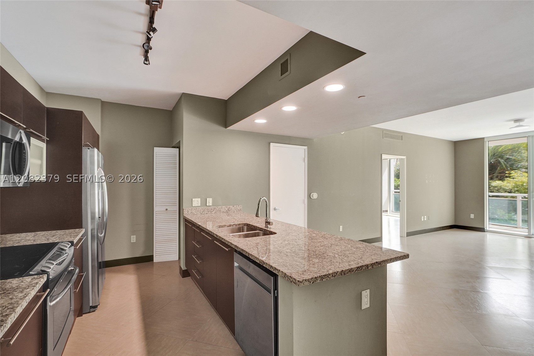 951 Brickell Ave #1106, Miami FL 33131