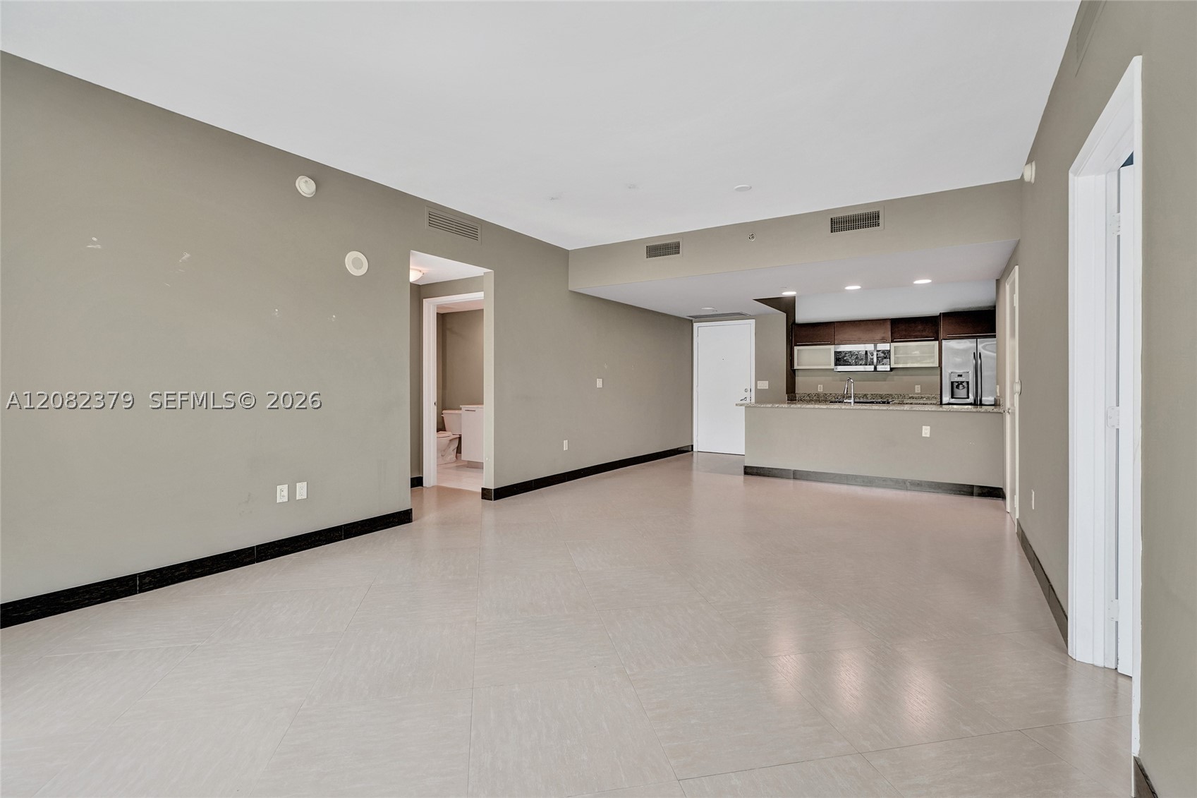 951 Brickell Ave #1106, Miami FL 33131
