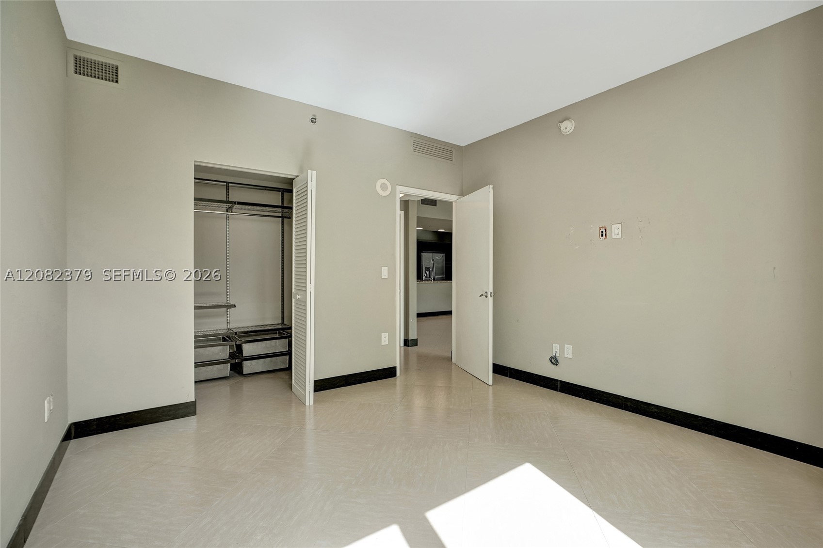 951 Brickell Ave #1106, Miami FL 33131
