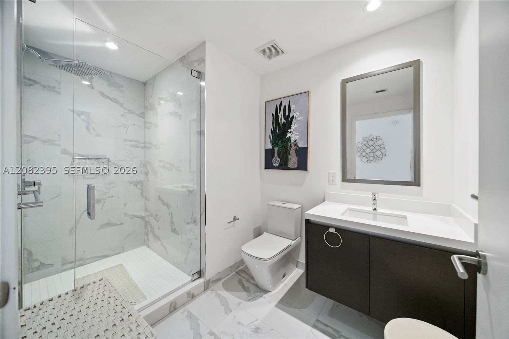 851 NE 1st Ave #2011, Miami FL 33132