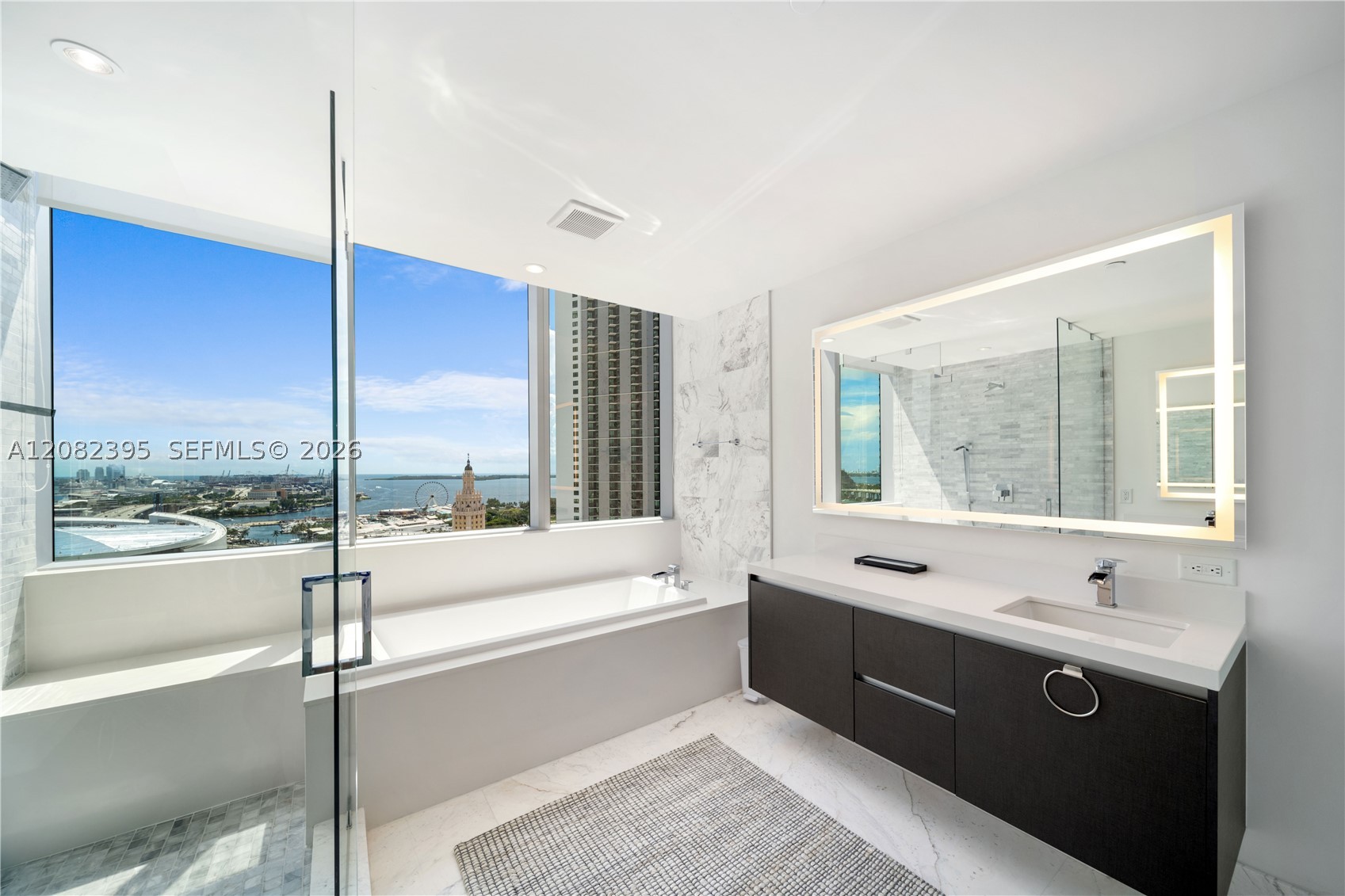 851 NE 1st Ave #2011, Miami FL 33132