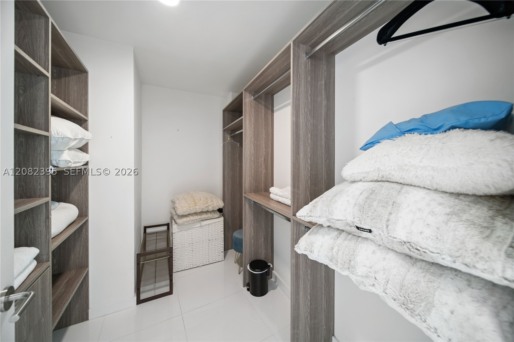 851 NE 1st Ave #2011, Miami FL 33132
