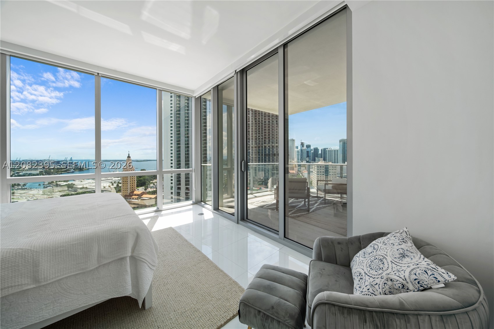 851 NE 1st Ave #2011, Miami FL 33132
