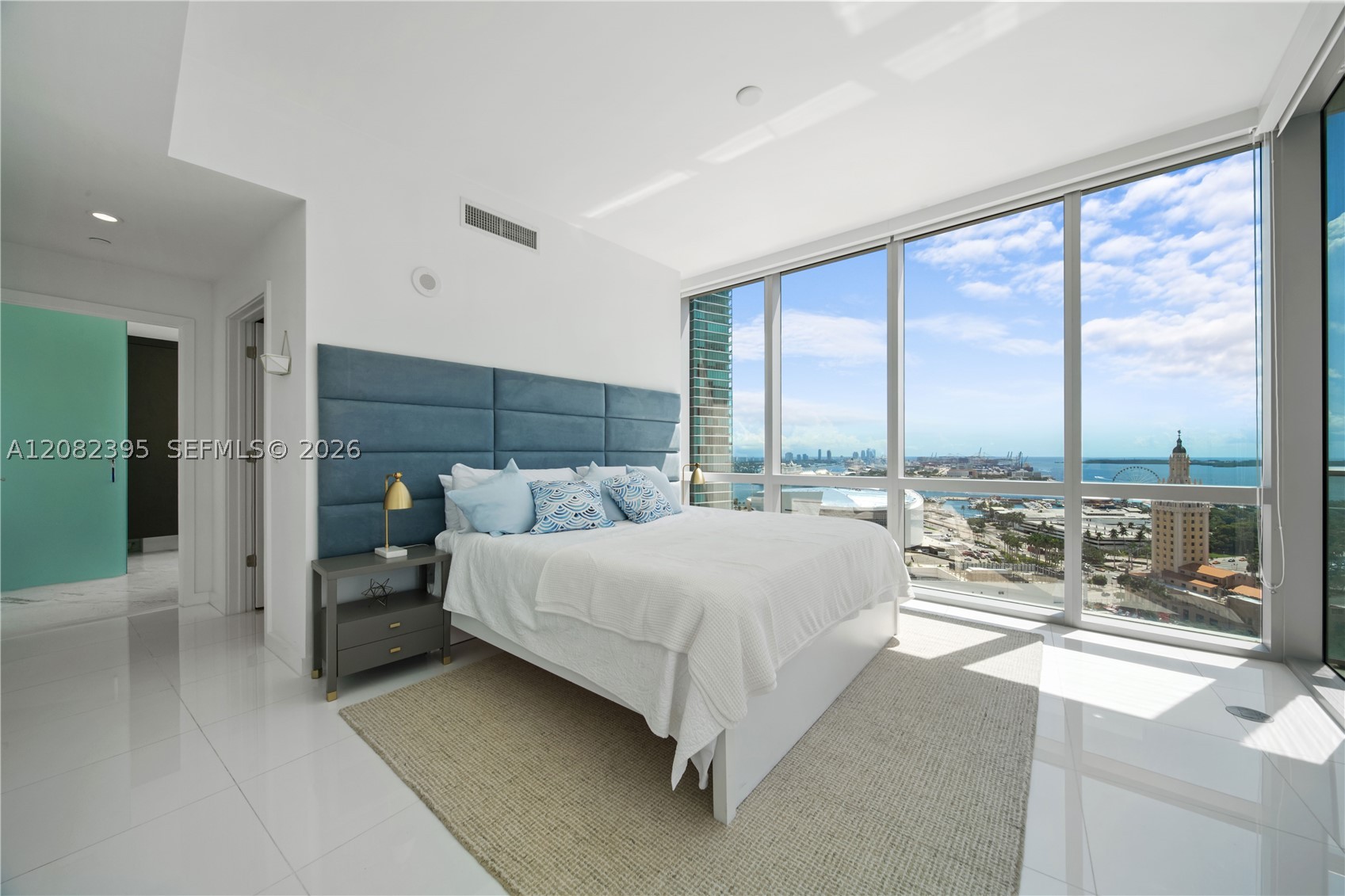 851 NE 1st Ave #2011, Miami FL 33132