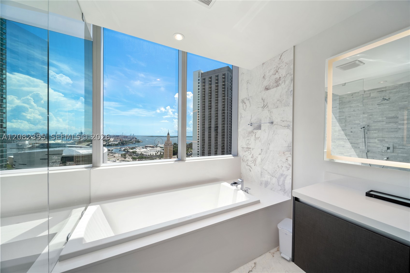 851 NE 1st Ave #2011, Miami FL 33132