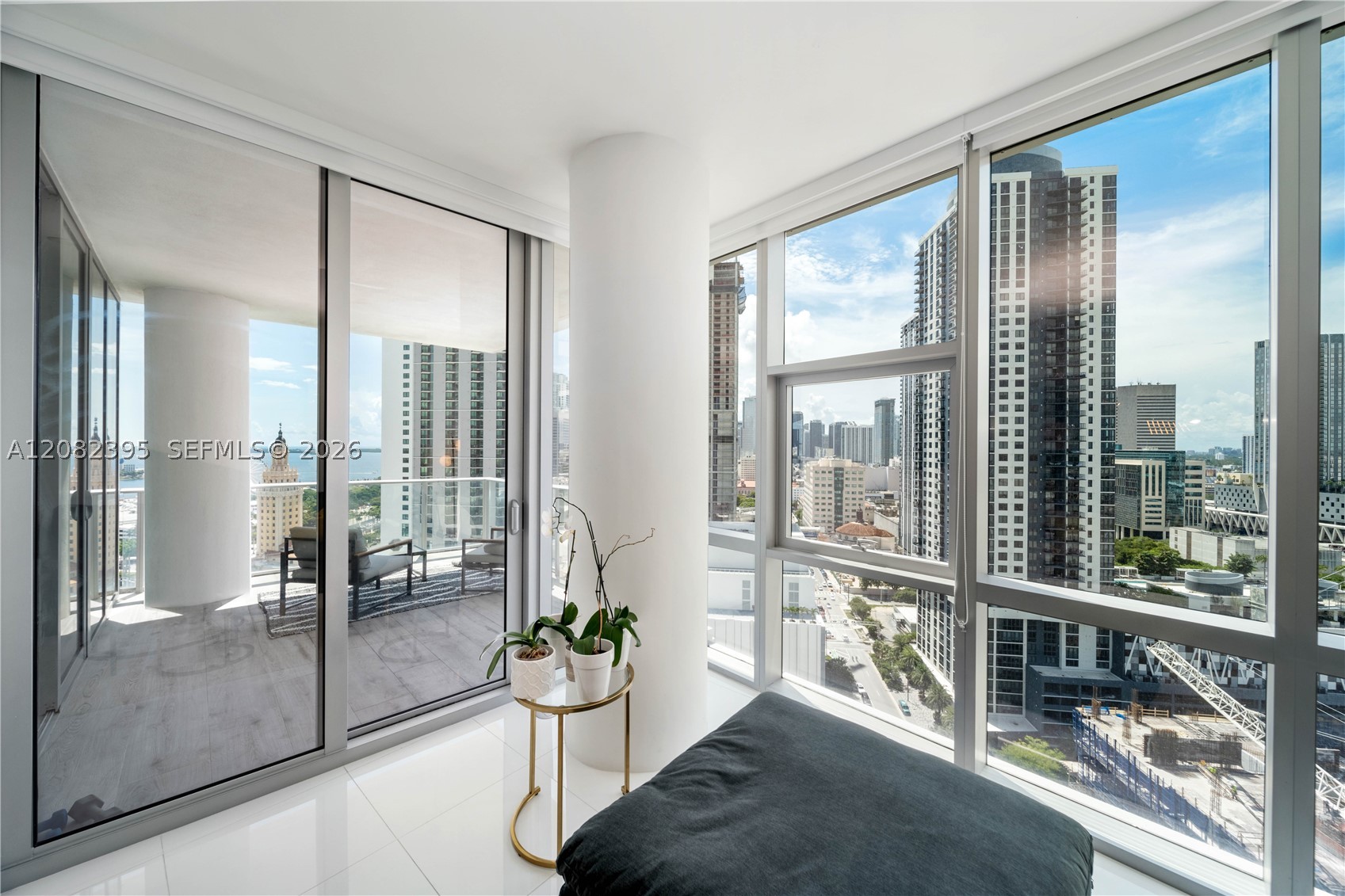 851 NE 1st Ave #2011, Miami FL 33132