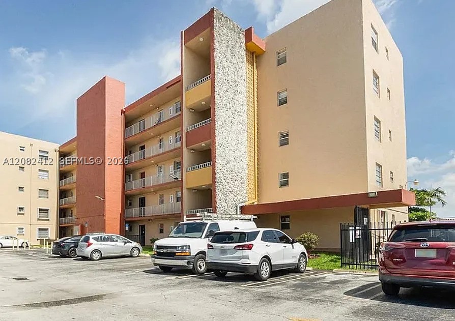 6090 W Flagler St #307, Miami FL 33144