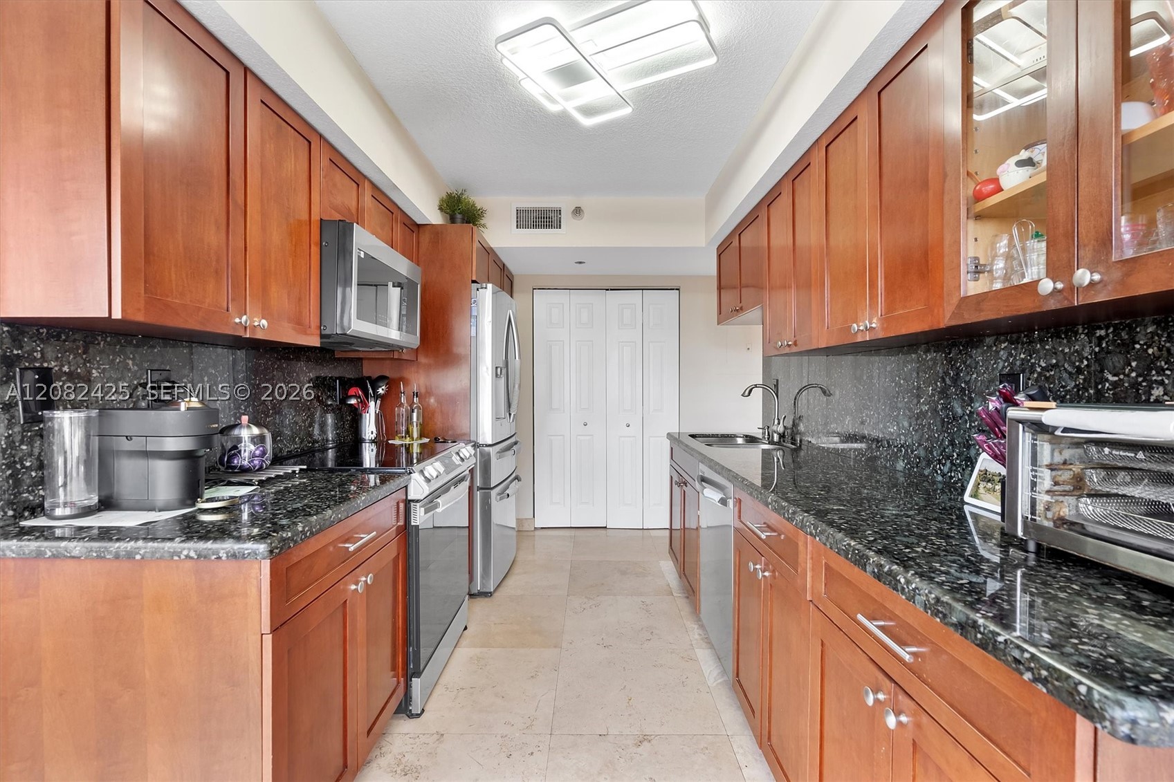 3500 Mystic Pointe Dr #806, Aventura FL 33180