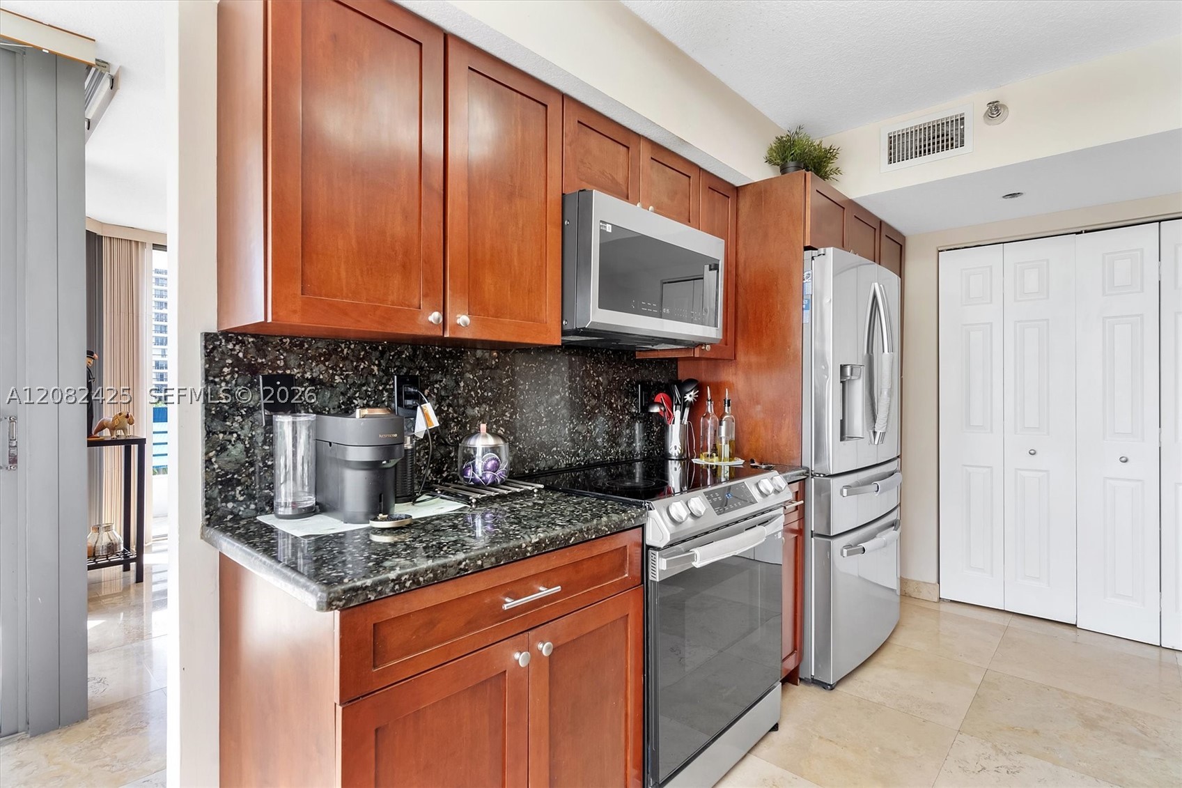 3500 Mystic Pointe Dr #806, Aventura FL 33180