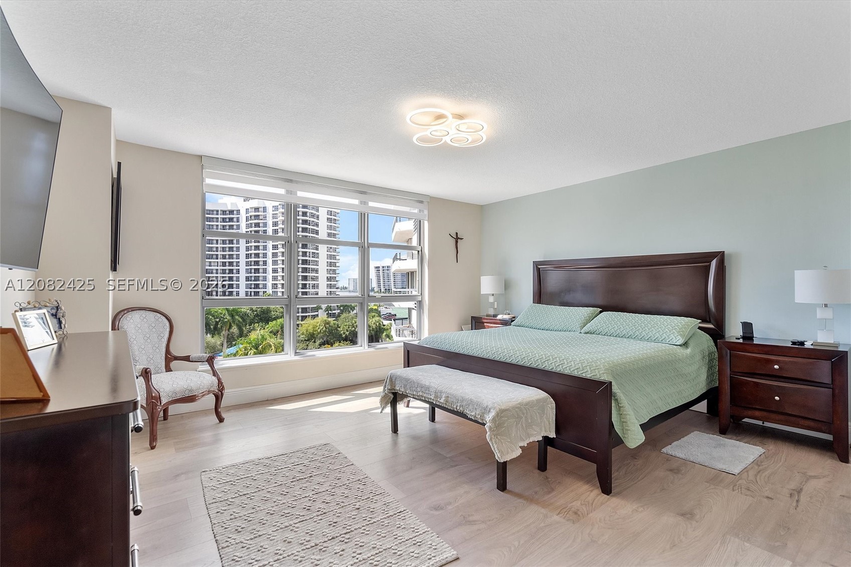 3500 Mystic Pointe Dr #806, Aventura FL 33180