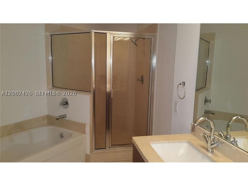 1111 SW 1  AVE #2219-N, Miami FL 33130