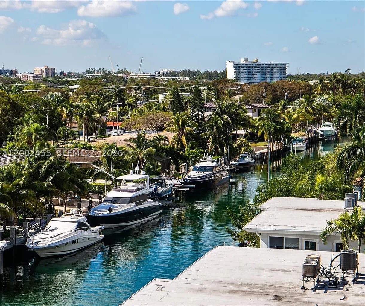 2450 NE 135th St #102, North Miami FL 33181
