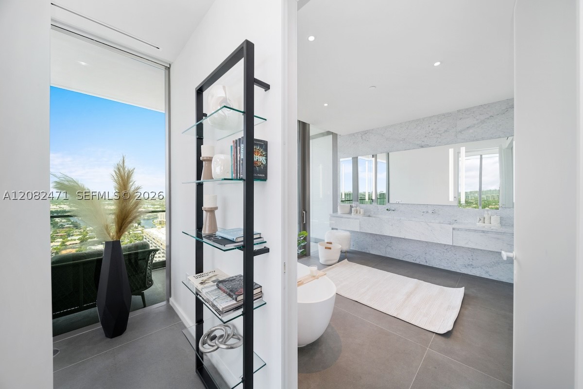 2000 S Ocean Dr #31B, Hallandale Beach FL 33009