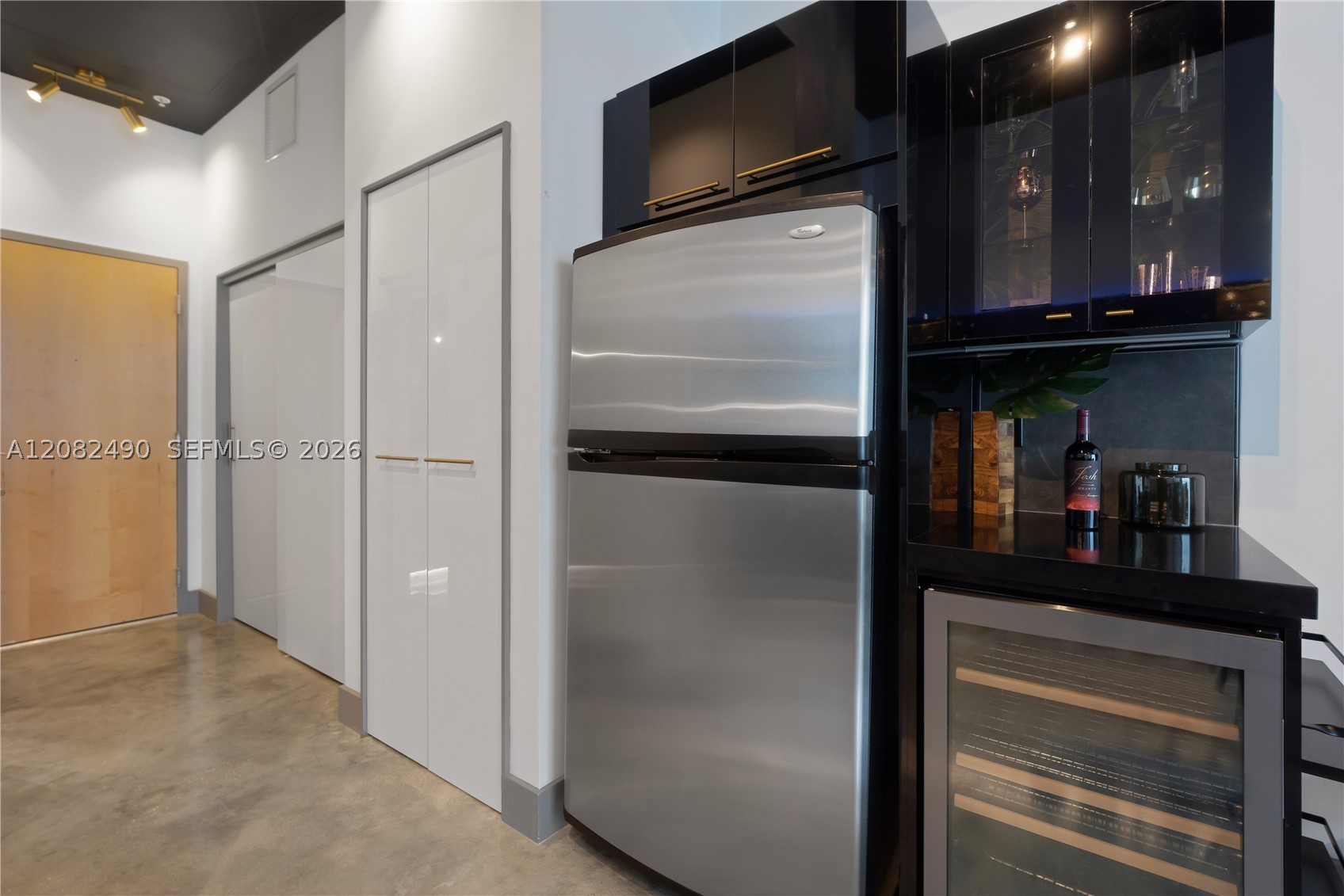 253 NE 2nd St #314, Miami FL 33132