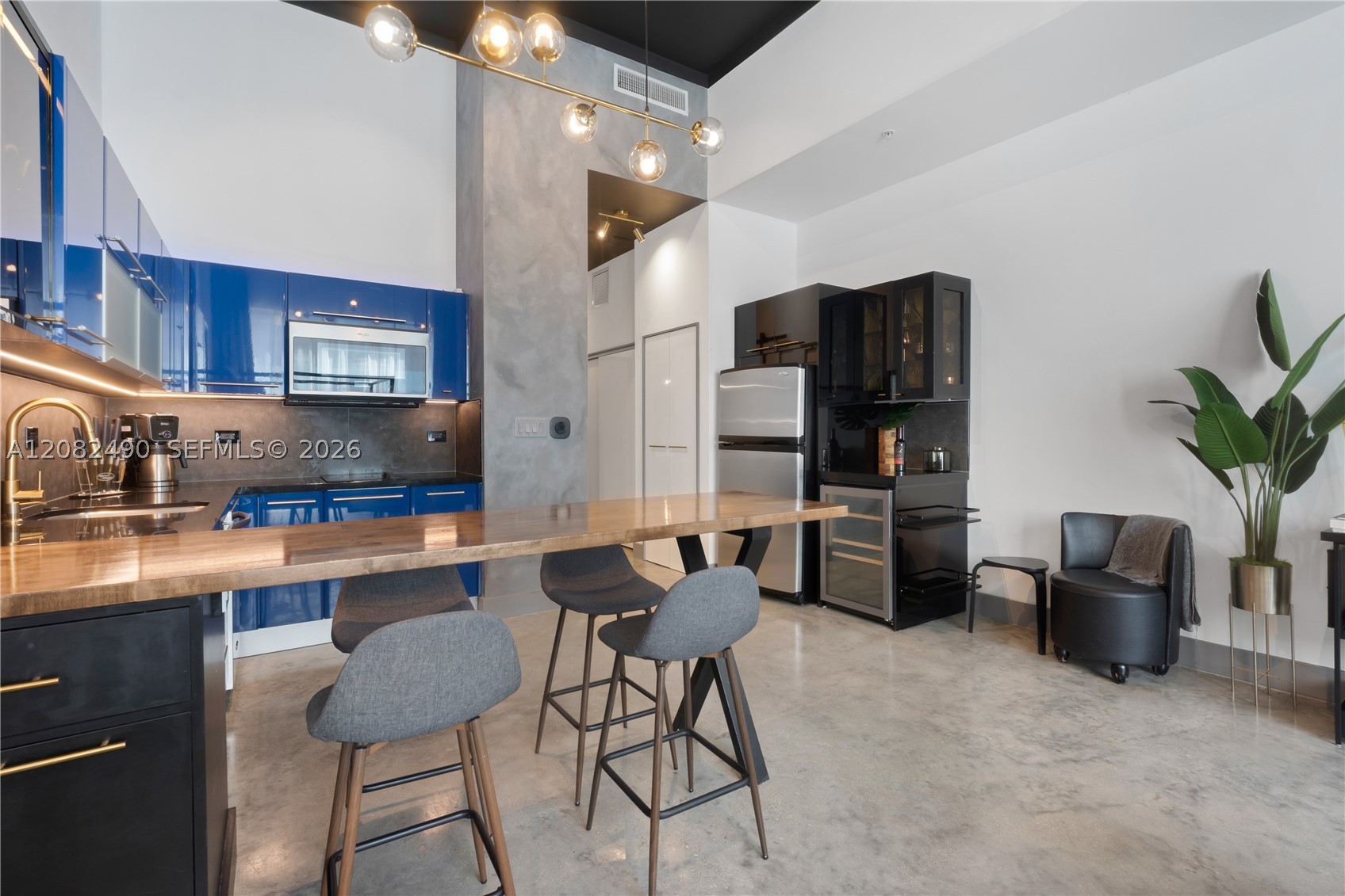253 NE 2nd St #314, Miami FL 33132