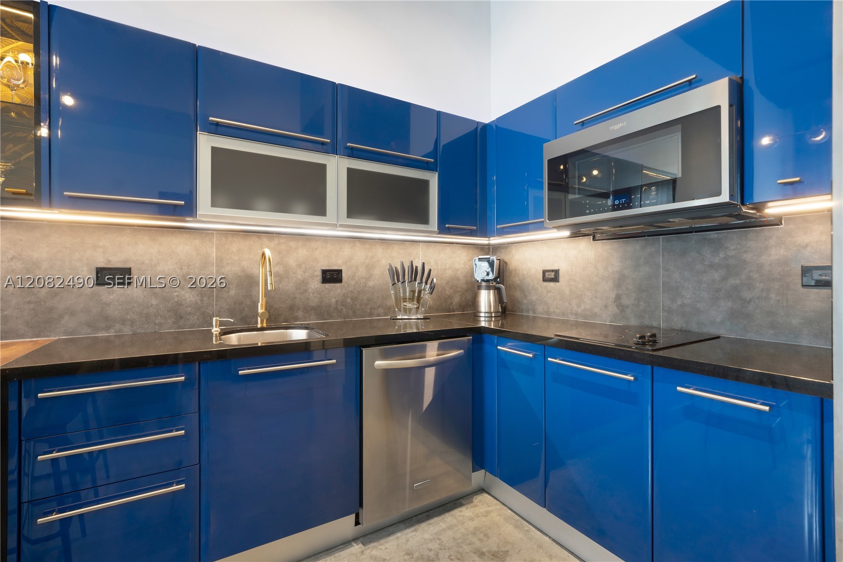 253 NE 2nd St #314, Miami FL 33132