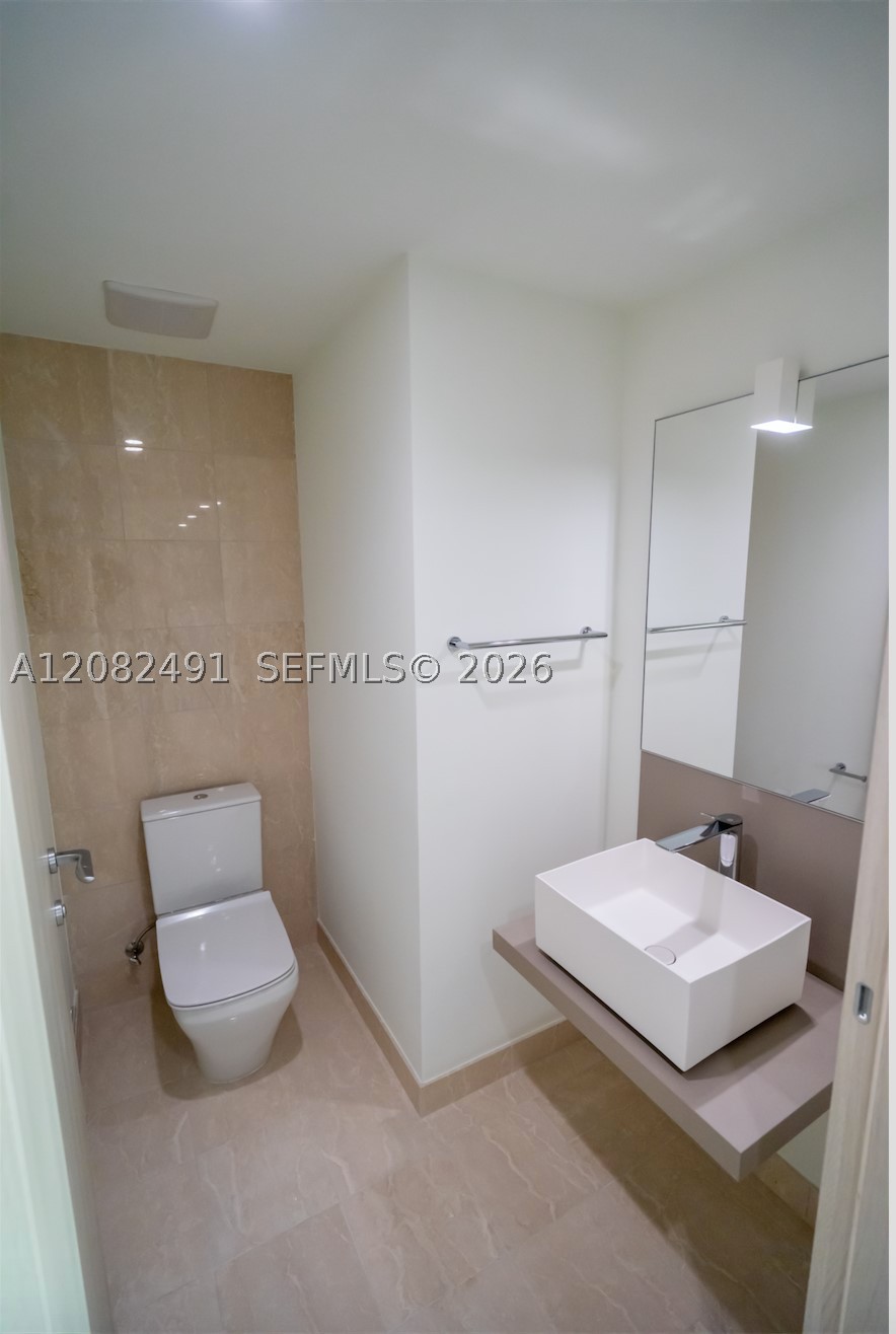 1000 Brickell Plaza #2406, Miami FL 33131